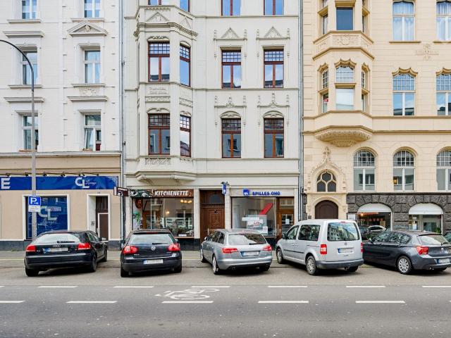 Renovated and modern 3 room roof terrace apartment with fireplace, Koln Amsterdam Apartments for Rent