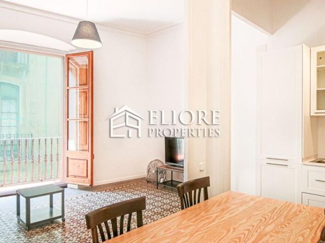 Renovated and furnished in the best area of the Gothic Quarter
