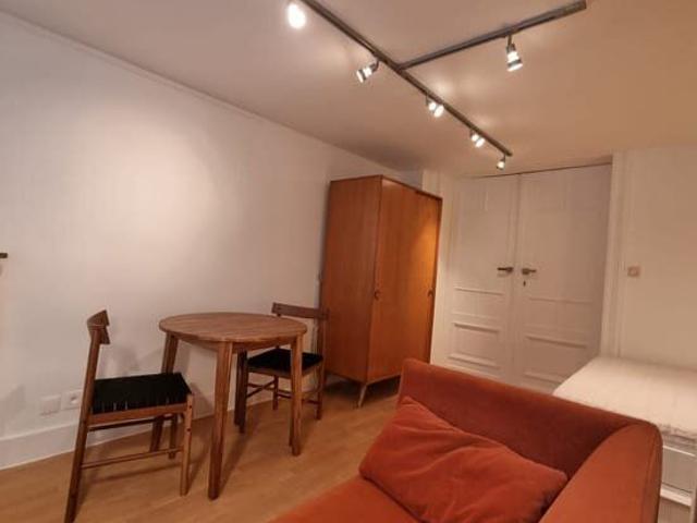 Renovated and furnished studio flat near Le Châtelain