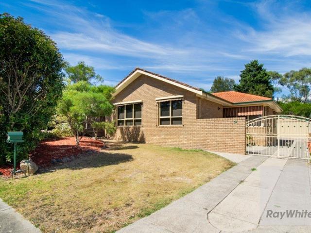 RENOVATED AND IN A PERFECT LOCATION!