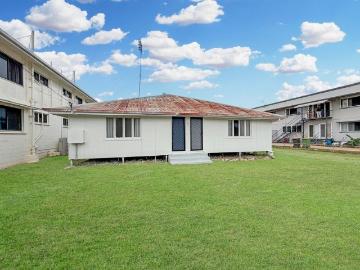 RENOVATED AND QUAINT UNIT IN CENTRAL LOCATION