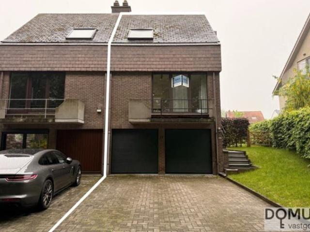 Renovated and ready to move into pleasant family home