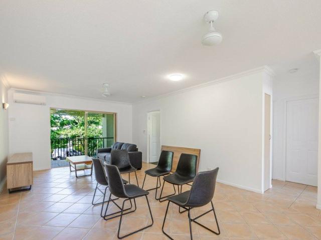RENOVATED APARTMENT CLOSE TO TOWN