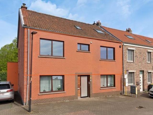 Renovated apartment with 2 bedrooms
