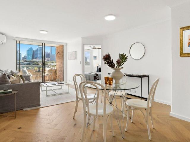 Renovated Apartment With Spectacular City Panorama