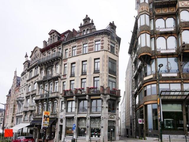 Renovated Apartment with Panoramic Views in the Heart of Bru