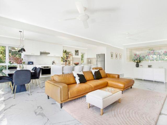 Renovated Apartment with Private Aspect and Water Views