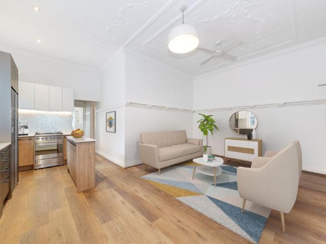 Renovated Art Deco Apartment in Boutique Block
