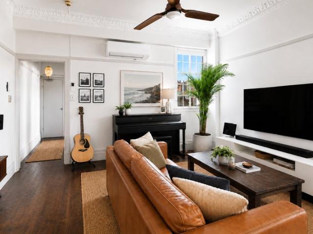 Renovated Art Deco Elegance with Spectacular Harbour Rooftop Views