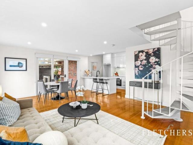 Renovated Art Deco Living in Prime Education Precinct