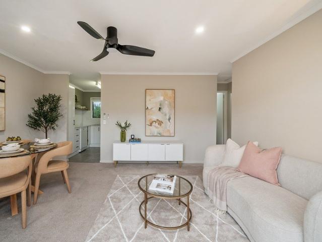 RENOVATED BAYSIDE APARTMENT WITH WALK TO WATER LIFESTYLE
