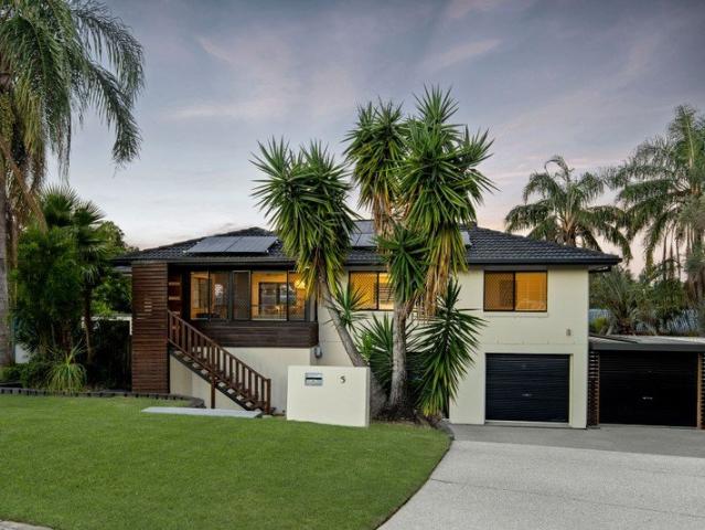 Renovated Bayside Family Home with Pool, Space & Style