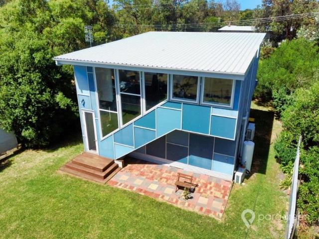 RENOVATED BEACH HOME WITH FARMLAND OUTLOOK
