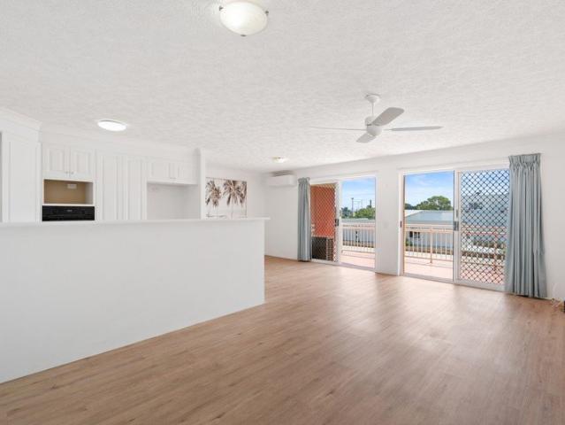 Renovated Beachside Apartment