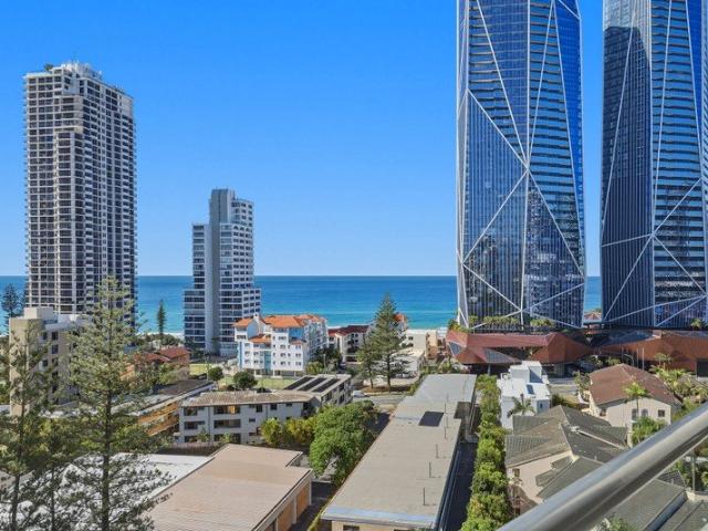 Renovated Beachside Apartment with Ocean Views 1 BEDROOM + MULT PURPOSE ROOM