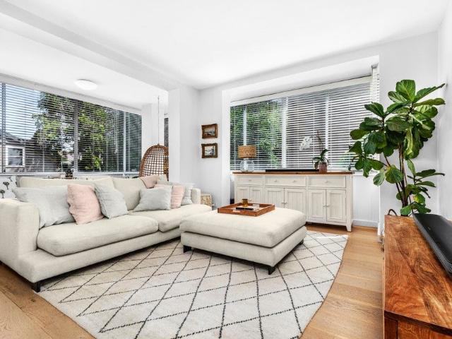 Renovated Beachside Apartment with 3 Bedrooms, 2 Bathrooms, and Lock Up Garage