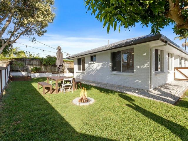 Renovated Beachside Duplex with Private North Facing Backyard