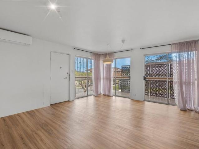 Renovated Beauty! Close to Schools and transport!