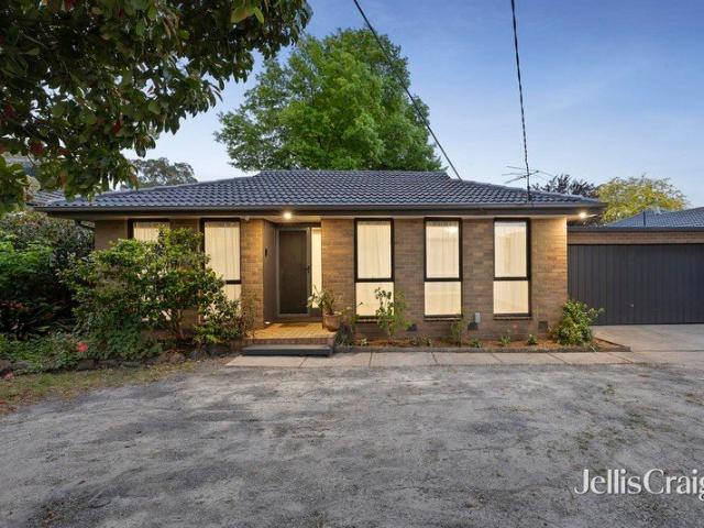 Renovated brick classic on 864sqm in a prized family location
