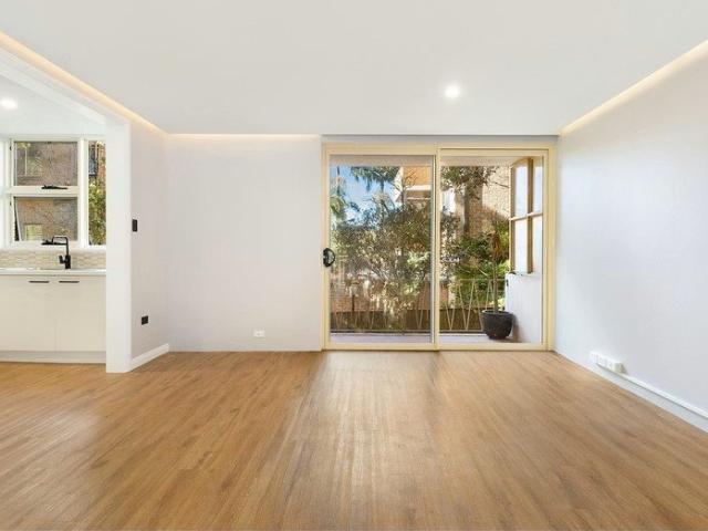 Renovated Bright One Bedroom Apartment