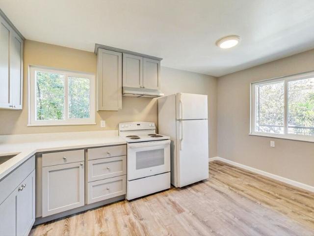 Renovated Bright 2 Bed 1 Bath 2nd Floor Unit! GREAT LOCATION