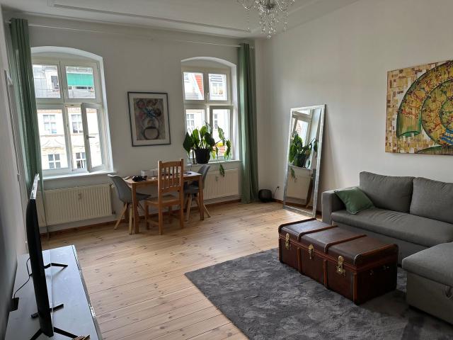 Renovated bright 2R flat at Helmholtzplatz Prenzlauer Berg, Berlin Amsterdam Apartments for Rent