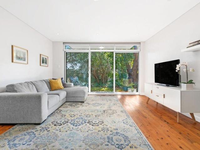 Renovated Garden Apartment