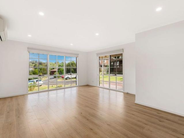 Renovated Gem in Quiet Court Location!