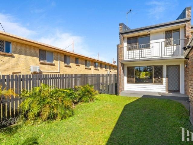 Renovated Gem in Quiet Sherwood Complex Mid term increase