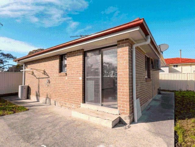 RENOVATED GRANNY FLAT