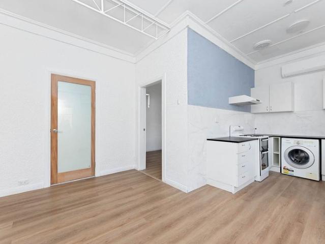 RENOVATED GRANNY FLAT WITH WATER USAGE INCLUDED