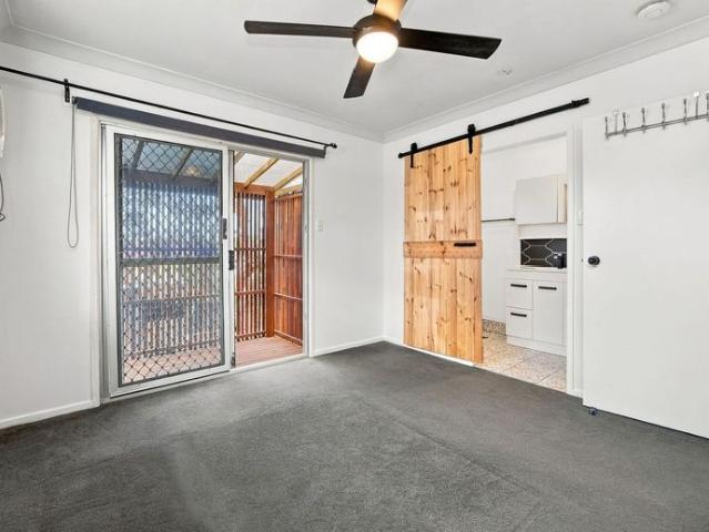 Renovated Granny Flat – Utilities & NBN Included