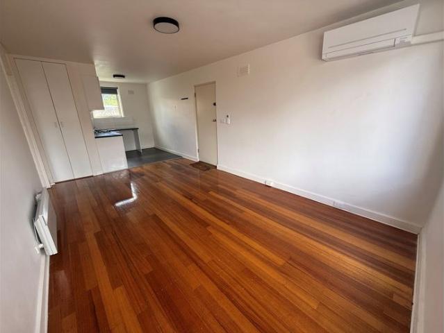 RENOVATED GROUND FLOOR APARTMENT