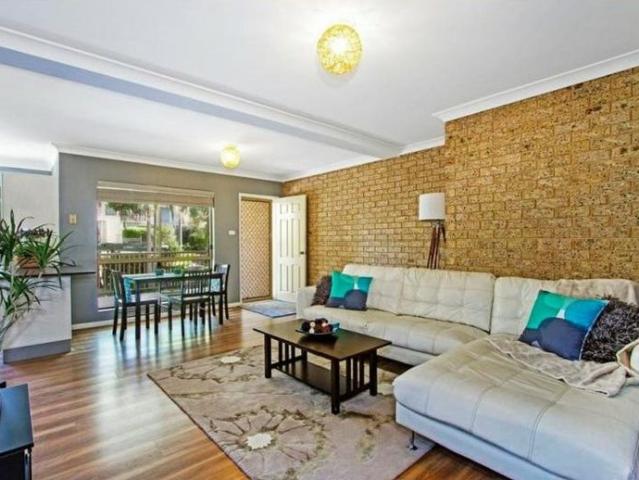 Renovated ground floor apartment walking distance from Terrigal
