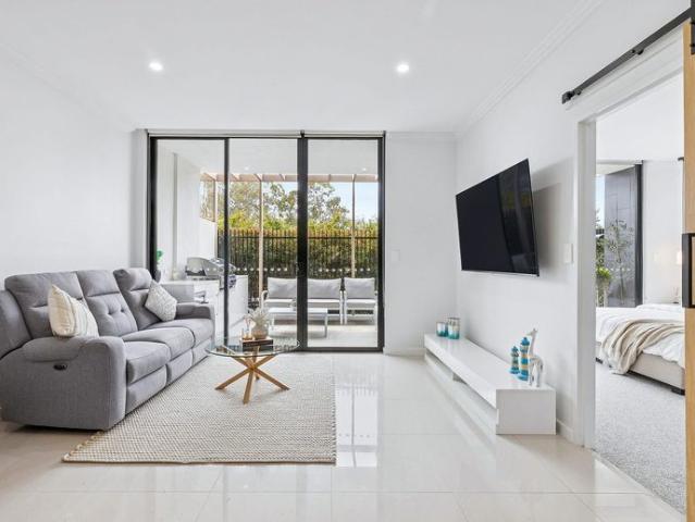 Renovated ground floor apartment set in the heart of Engadine