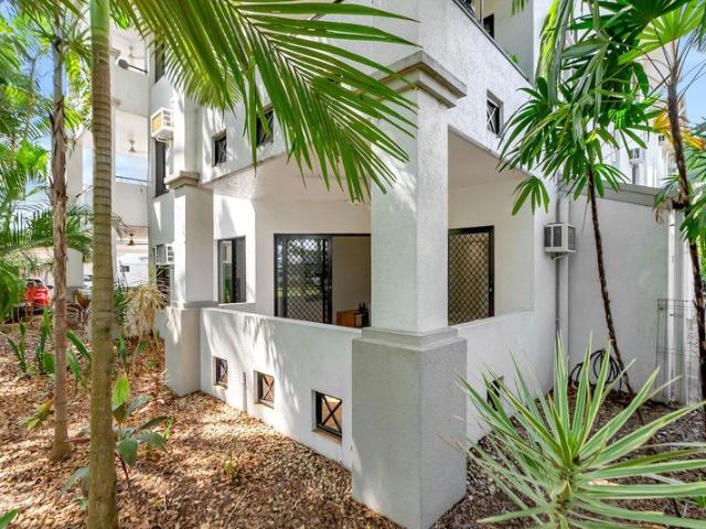 Renovated Ground Floor Great Location Resort Pool