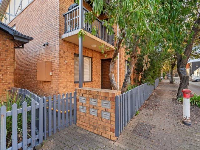 Renovated Ground Floor Living in the Heart of the City