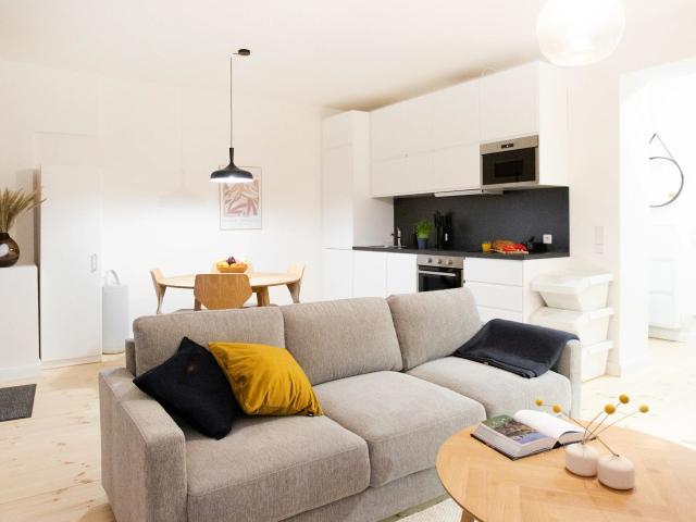 Renovated Ground Floor Studio with Washer and Dryer, Berlin Amsterdam Apartments for Rent