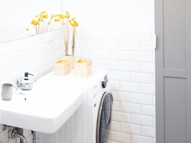 Renovated Ground Floor Studio with Washer and Dryer, Berlin Amsterdam Apartments for Rent