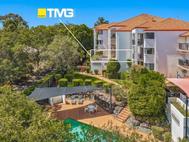 Renovated Ground Floor Waterfront Living In The Heart Of Robina