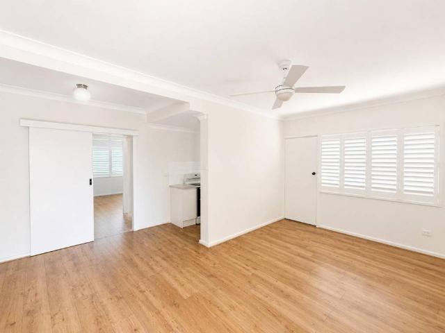 Renovated Ground Floor 2 Bedroom Unit in Quiet Primbee Location