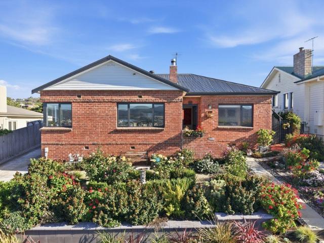 Renovated, Double Glazed Windows & Incredible Location