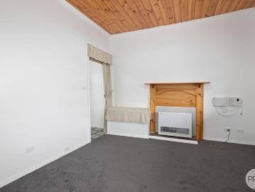RENOVATED DELIGHTED IN PRIME LOCATION