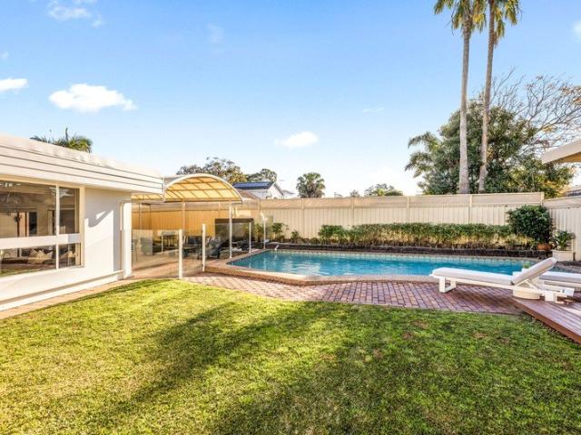Renovated Designer Living & Ultimate Versatility in Miranda!