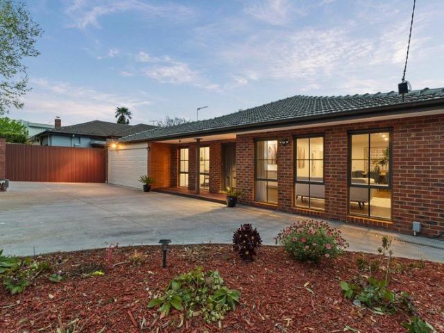 Renovated entertainer near elite schools
