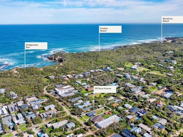Renovated Ease on 791 sqm Steps from Bridgewater Bay