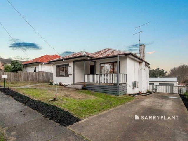 Renovated Elegance Opposite the Warragul Country Club