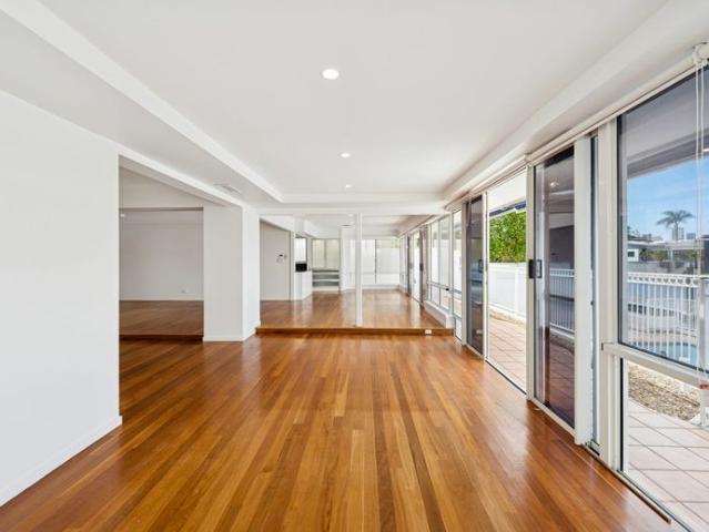 Renovated Four Bed Home on River