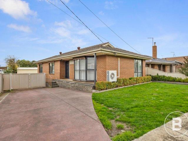 RENOVATED FOUR BEDROOM FAMILY HOME IN WENDOUREE