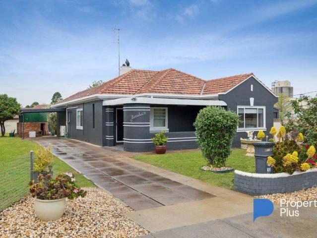 Renovated four bedroom home 1266 m2 block. Permit to subdivide